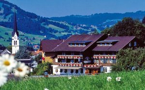 Hotel Alpenblick im Sommer